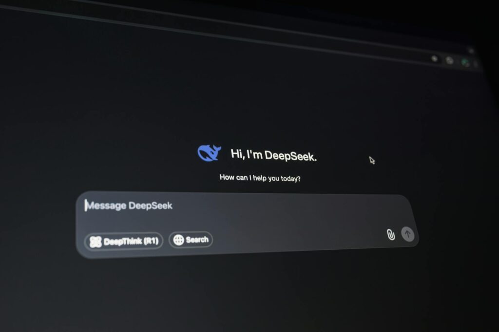 Para **Dark Mode: Melhores práticas para design de interface escura**, é crucial focar na legibilidade, contraste adequado e