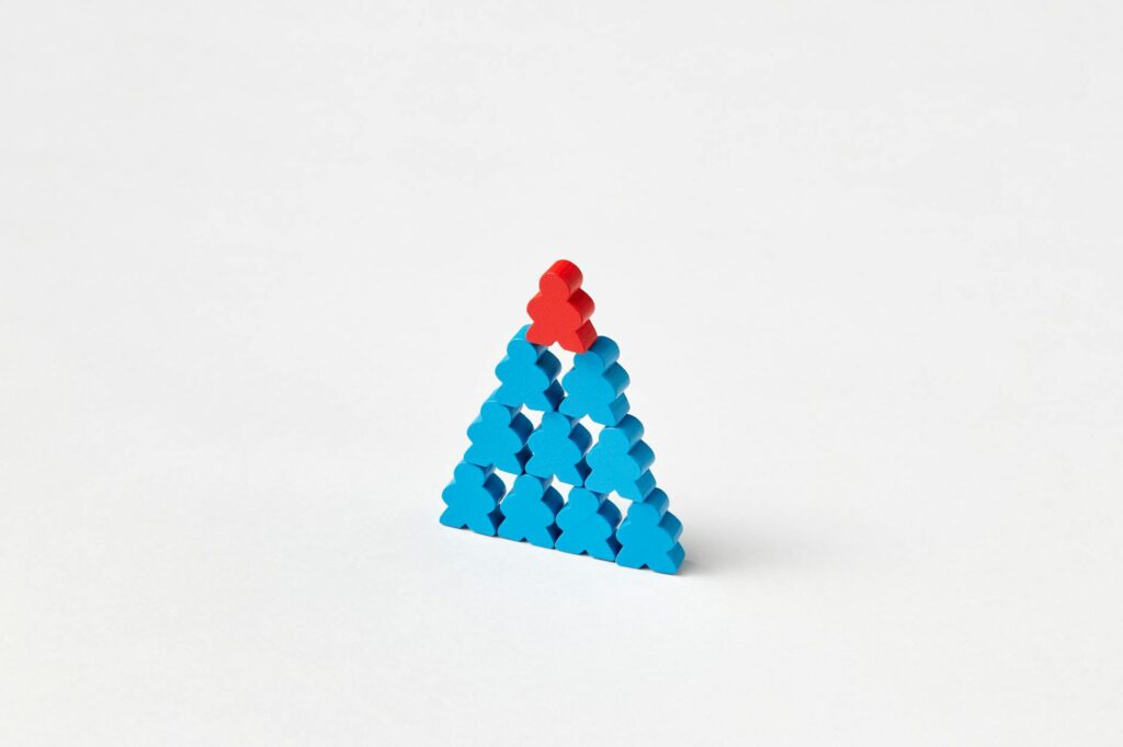 Para Hierarquia Visual: Como guiar o olhar do espectador, é fundamental organizar elementos visuais de forma estratégica, uti