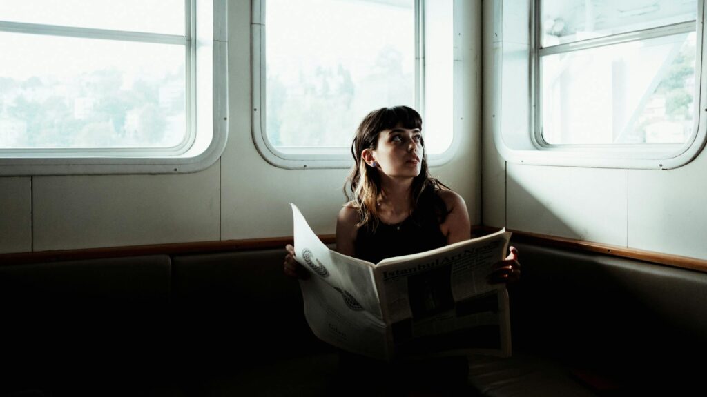 Para encontrar os melhores bancos de imagens gratuitos e pagos, considere opções como Unsplash, Pexels e Pixabay para uso liv