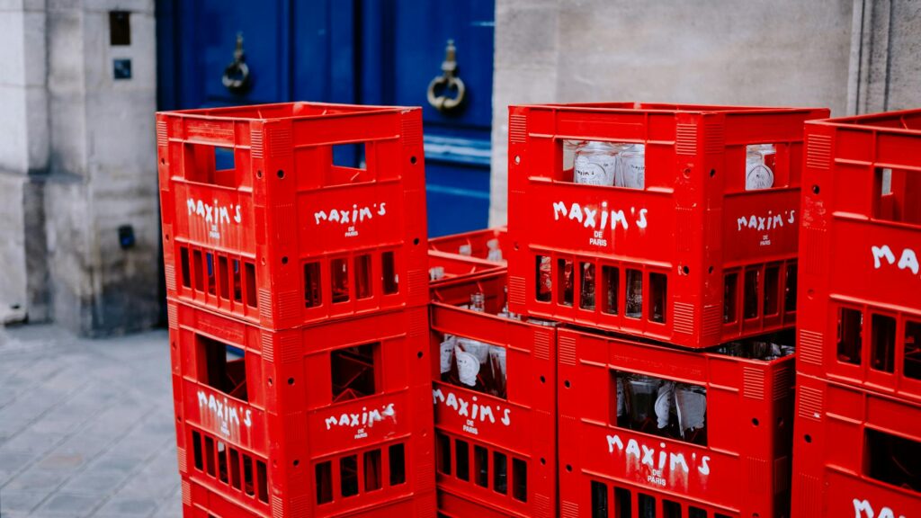 Para Minimalismo vs Maximalismo: O que está em alta?, embora o minimalismo continue relevante por sua busca por simplicidade