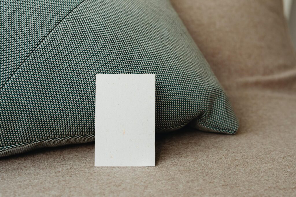 Para entender mockups e onde encontrar os melhores, mockups são representações visuais realistas de um produto ou design em s